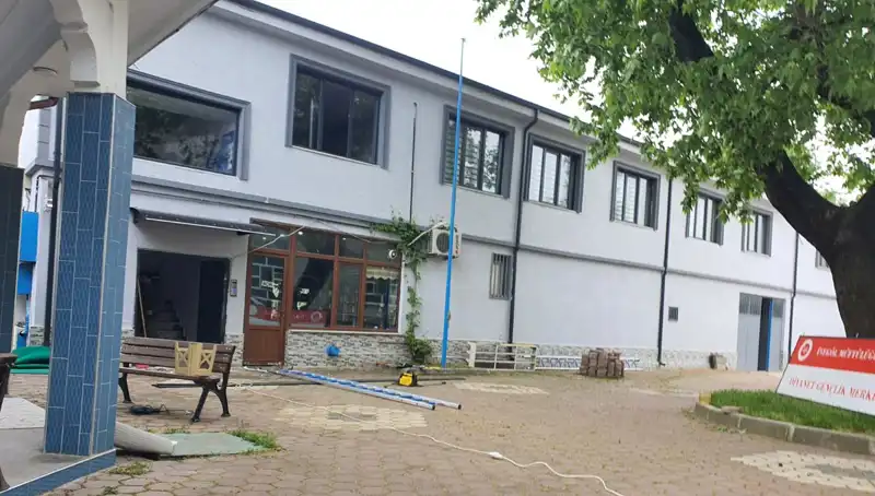 Tabela Takarken 3 Metre Yükseklikten Düşen İşçi Yaşamak İçin Mücadele Ediyor!