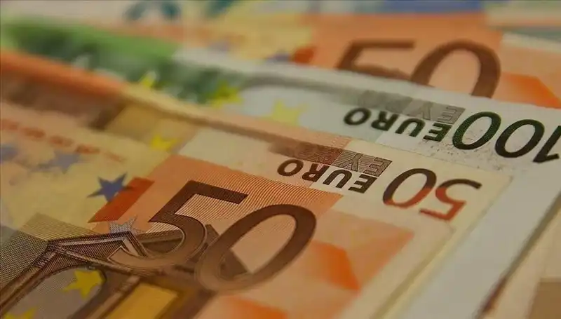 Euro, Tüm Zamanların Zirvesinden Geri Dönüş Yapıyor: Ekonomik Etkiler Neler Olacak?