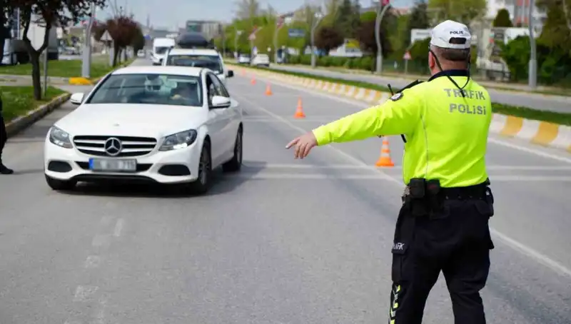 2025 Trafik Ceza Artışları: Yeni Düzenlemeler Neleri Değiştiriyor?