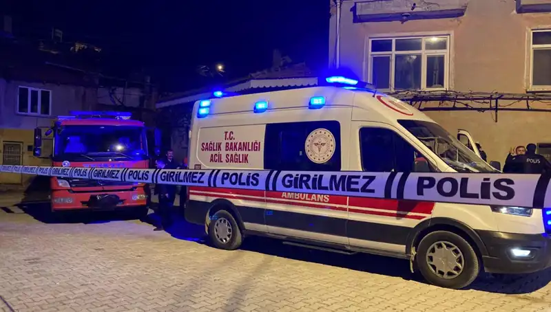 Yaşlı Adamın Evi Yangında Orman Kütükleri Gibi Küllerle Dolu Bulundu