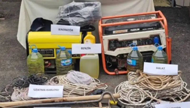 Kaçak Kazı ve Uyuşturucu Operasyonunda Şok! 9 Şüpheli Ele Geçirildi