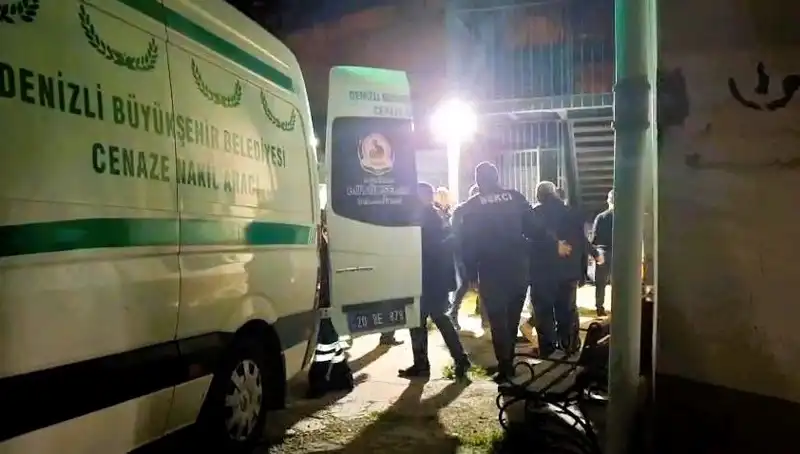 Besici, Yem Karma Makinesine Düşerek Hayatını Kaybetti: Olayın Ayrıntıları