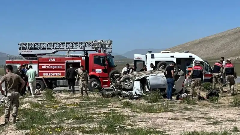 Van'da Feci Kaza: 4 Kişi Hayatını Kaybetti, 2 Kişi Yaralı