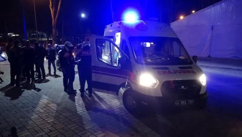 Parkta İki Silahlı Grup Arasında Korkunç Kavga: Neler Oldu?