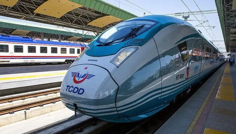 TCDD, 140 Yeni Tren Makinisti Kursiyeri Alımı Yapıyor: Başvuru Detayları Açıklandı!