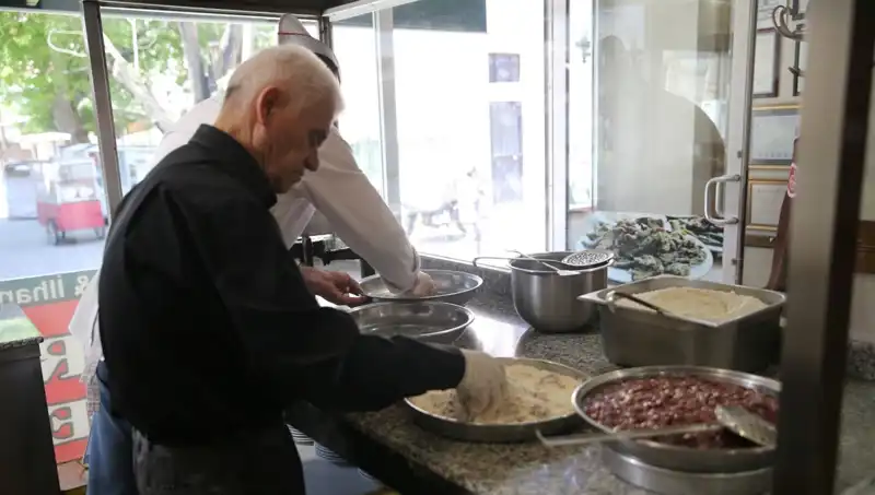 60 Yıllık Tecrübesiyle Ciğer Ustası: Gelenekten Geleceğe Uzanan Lezzet