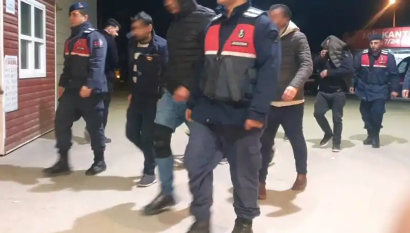 Bağ Evinde Uyuşturucu Partisine Baskın: Gençler Suçüstü Yakalandı