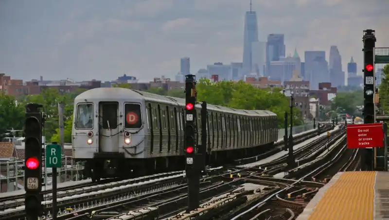 Metro Sörfü: Genç Hayatını Kaybetti, Bu Tehlikeli Trend Neleri Beraberinde Getiriyor?