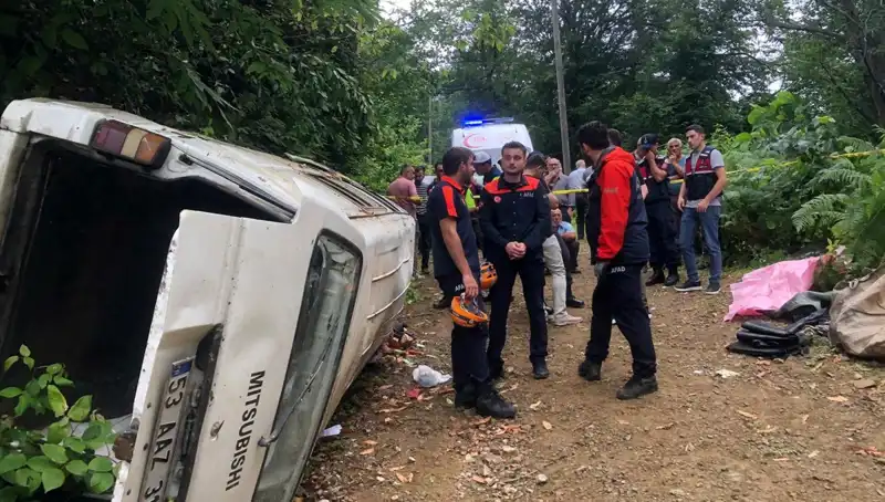 Rize'de Yürekleri Dağlayan Minibüs Kazası: İki Ölü, Üç Yaralı