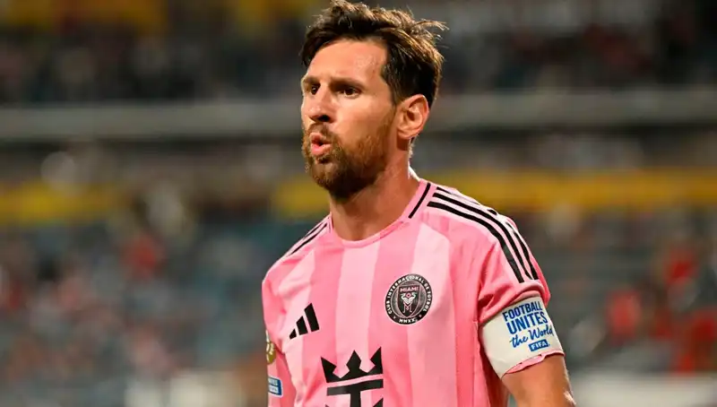Messi'nin İlk Maçında Tüm Gözler Üzerinde: Son Dakika Şutu Direkten Döndü