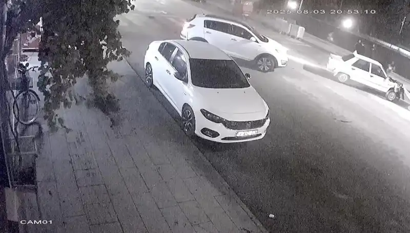 Yaya Geçidinde Korkunç Kaza: Yola Çıkan Yaya Arkadan Çarpıldı