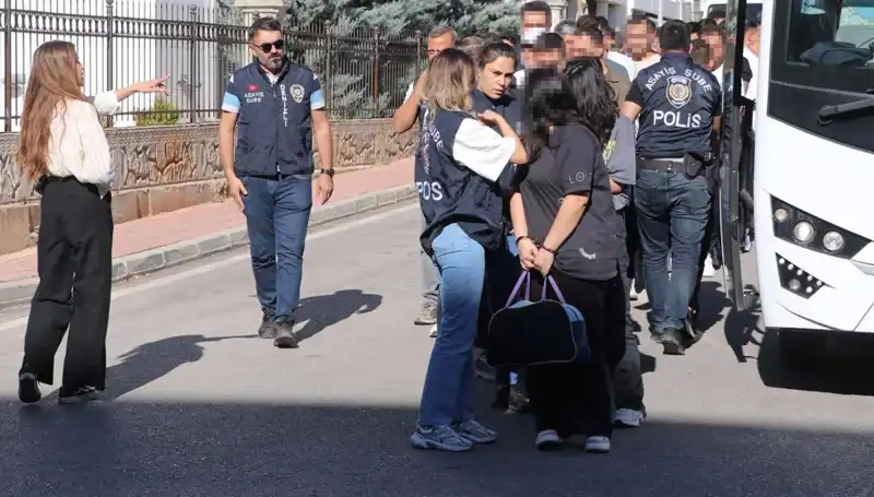 6 İldeki Escorts İle 12 Milyonluk Dolandırıcılık Skandalı Ortaya Çıktı