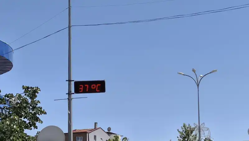 Yazın Kavurucu Sıcakları: 38 Dereceyi Gösteren Termometreler Şaşırttı