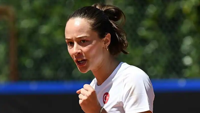 Milli Tenisçi Zeynep Sönmez Finalde Rakip Tanımadı