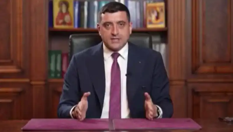 Romanya Seçimlerinde Aşırı Sağcı Aday Şaşırtan İlk Tur Sonuçları Gösterdi