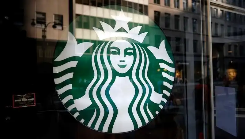 Starbucks'ın Küresel Satışlarında Düşüş: Nedenleri ve Gelecek Öngörüleri
