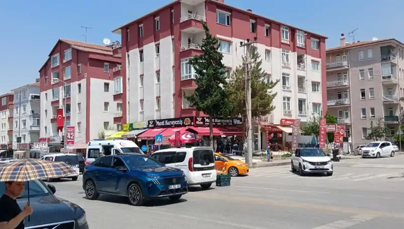 Taksi ve Otomobil Çarpıştı: Kaza Anı ve Sonrasında Neler Oldu?