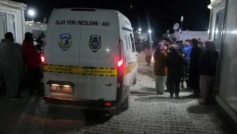 Husumet Yüzünden Patlak Veren Kavga Sokakları Kan Gölüne Çeviriyor