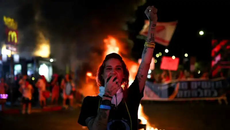 İsrail'de Binlerce Kişi Sokaklara Döküldü: Gazze Savaşı Sona Ersin!
