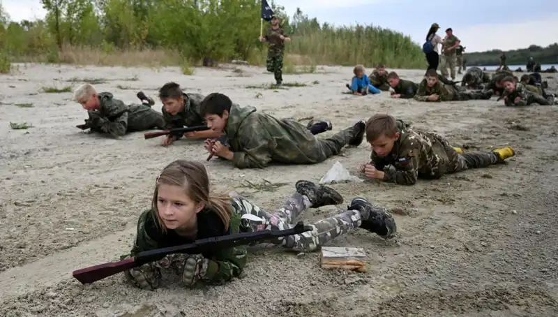 Rusya’da 8 Yaşındaki Çocuklar Askeri Eğitime Katılıyor: Gerçekler Ne?