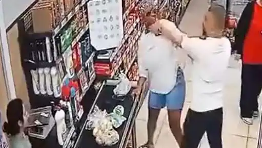 Markette Korkunç Anlar: Çocuk Önünde Kadına Saldırı Gerçekleşti