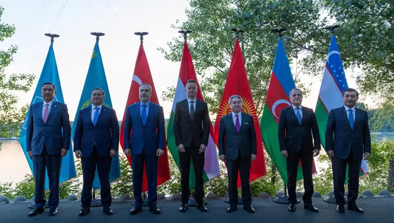 Bakan Fidan, Budapeşte'de Stratejik Görüşmeler İçin Mevkidaşlarıyla Buluştu