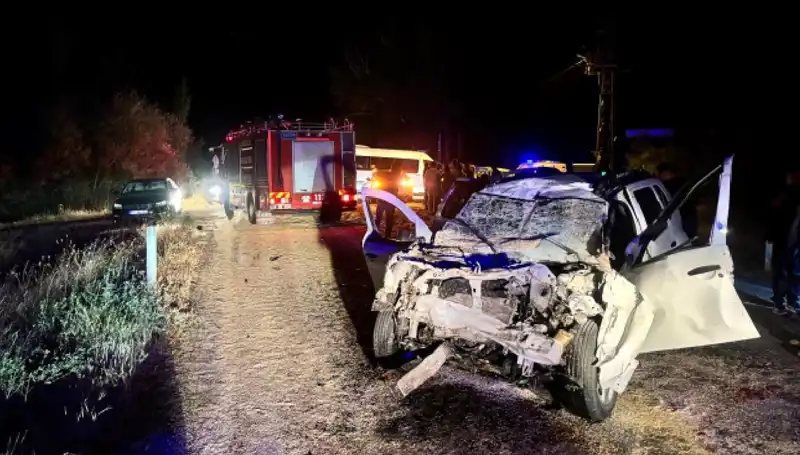 : Ciple Traktör Çarpıştı: 5 Kişi Yaralandı, Olay Anının Gözlemlenişi