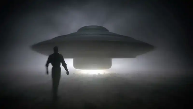 UFO Uzmanı Şok Eden Uyarıda Bulundu: "Uzaylılar Masum İnsanları Hedef Alıyor"