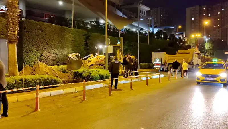 AVM Girişinde Doğalgaz Paniği! Güvenlik Ekipleri Harekete Geçti