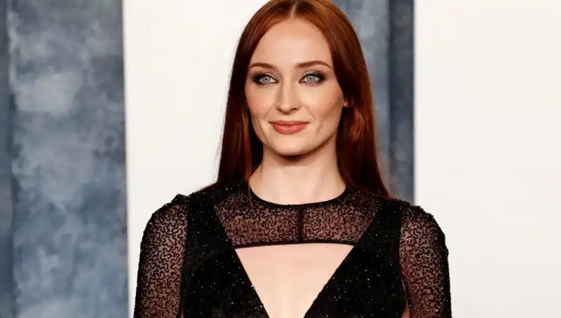 Game of Thrones Yıldızı Sophie Turner'a Yönelik Çirkin Yorumlar Tepki Topladı!