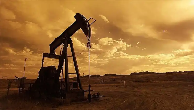 Orta Doğu'daki Gelişmelerle Petrol Fiyatları Tahminleri Aşarak Yükseldi