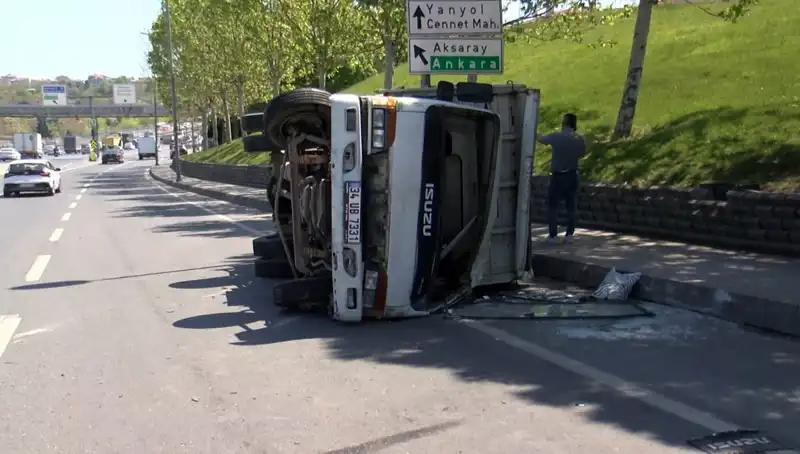 Küçükçekmece D-100 Karayolu’nda Feci Kaza: Yaralılar ve Trafik Sistemi Zora Girdi