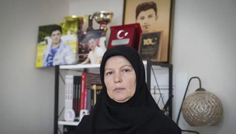 15 Temmuz’un Unutulmaz Kahramanı: 16 Yaşındaki Mahir Ayabak’ın Annesi, 9 Yıldır Acısını Taşıyor